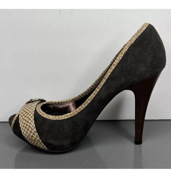 Steve Madden “Lezlie” Deep Grey Suede Snakeprint Buckle Peep Toe Heels Sz 5.5M - Picture 7 of 9